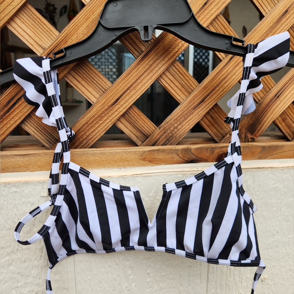 Kendall & Kylie Monochrome Striped Bikini Top